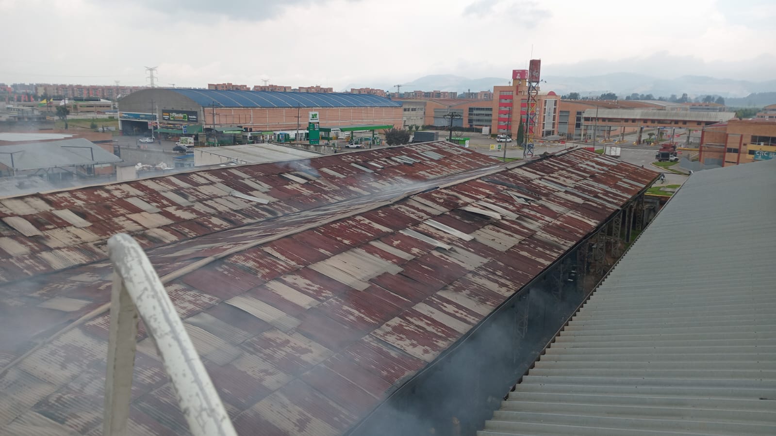 Incendio en bodega de reciclaje de Mosquera está 100% controlado