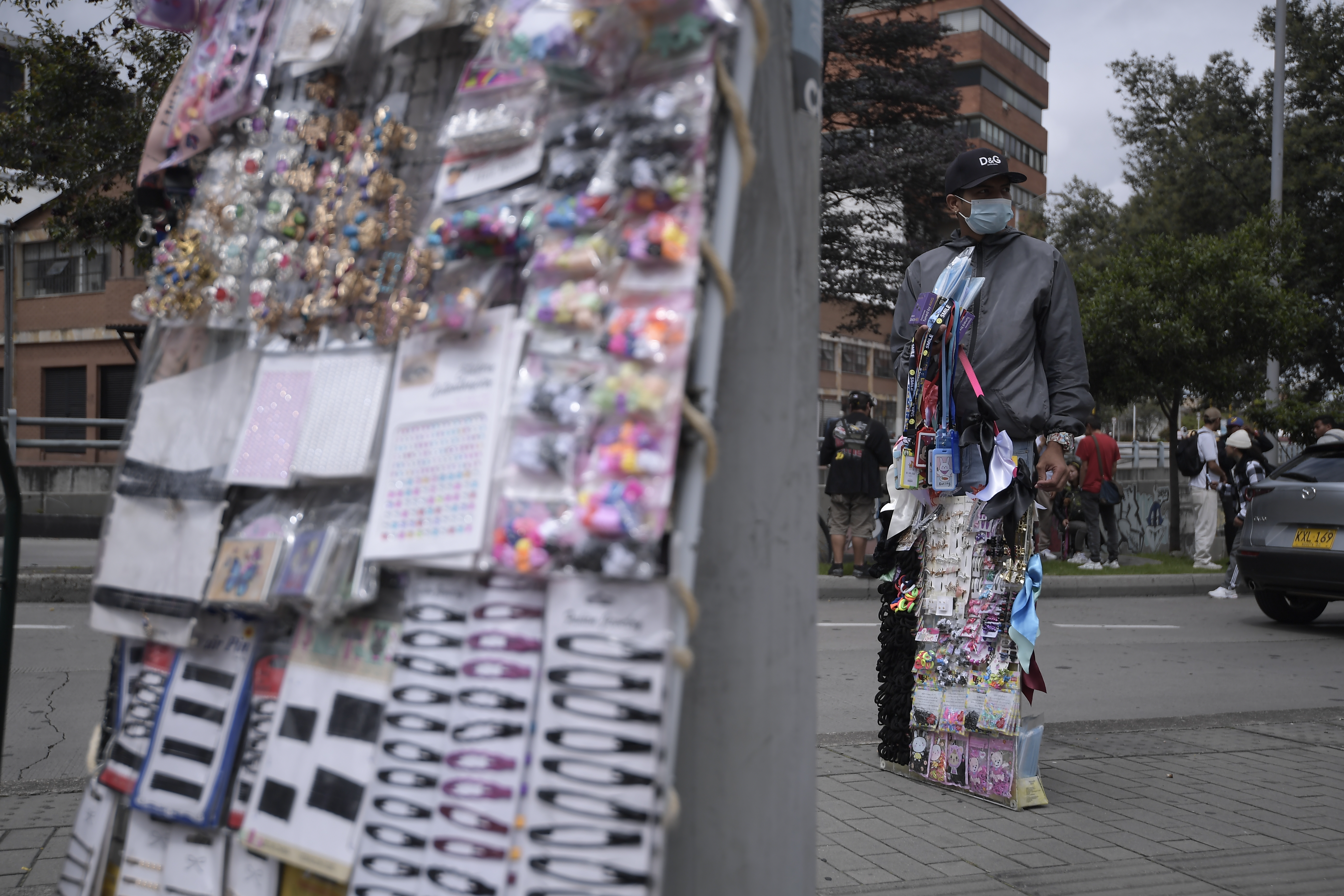 Los vendedores ambulantes en Bogotá y el dilema de recuperar el espacio público