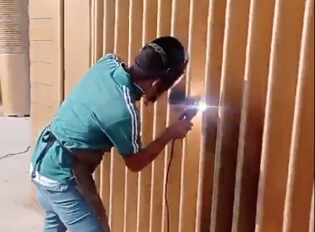 Soldador que hizo el acordeón más grande del país lo vandalizó, en La Guajira