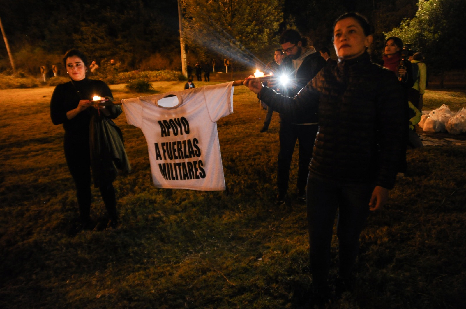 Uscátegui también convocó este acto simbólico por cada uniformado que ha sido asesinado durante el actual Gobierno y en contra de la labor que hecho el ministro de Defensa, que, según el representante, "merece nuestro profundo rechazo".