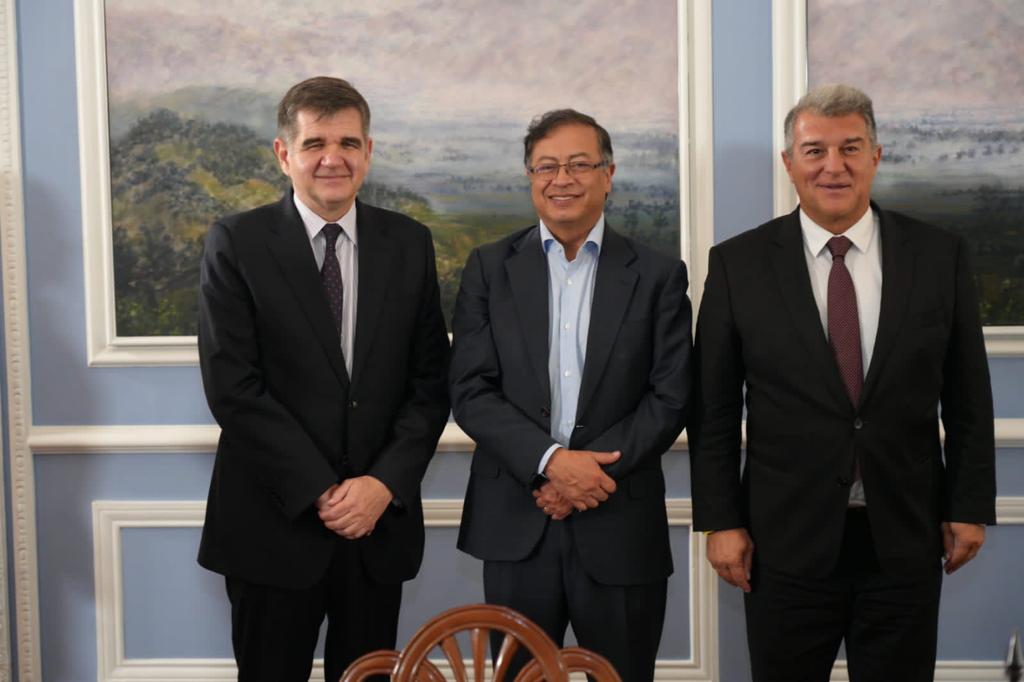 Agregó que con esta academia se afianza la presencia de la institución en Colombia, que ya trabaja desde hace tiempo en Arauca, Buenaventura y Tumaco, zonas de conflicto y donde las oportunidades a través del deporte son necesarias.