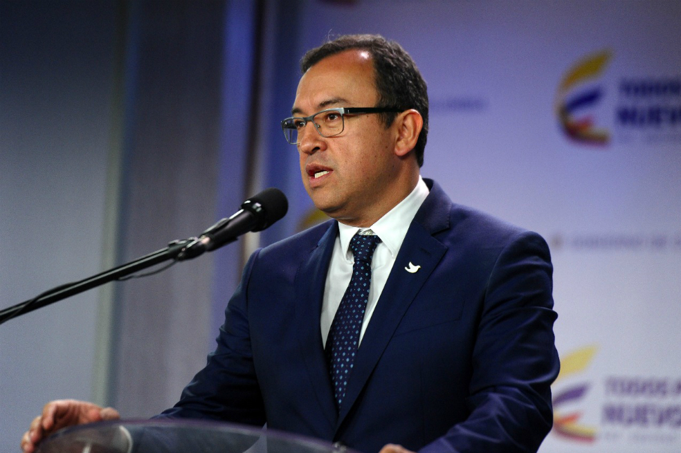 Por subcontratar a Marketmedios, Presidencia suspende contrato con Subatours