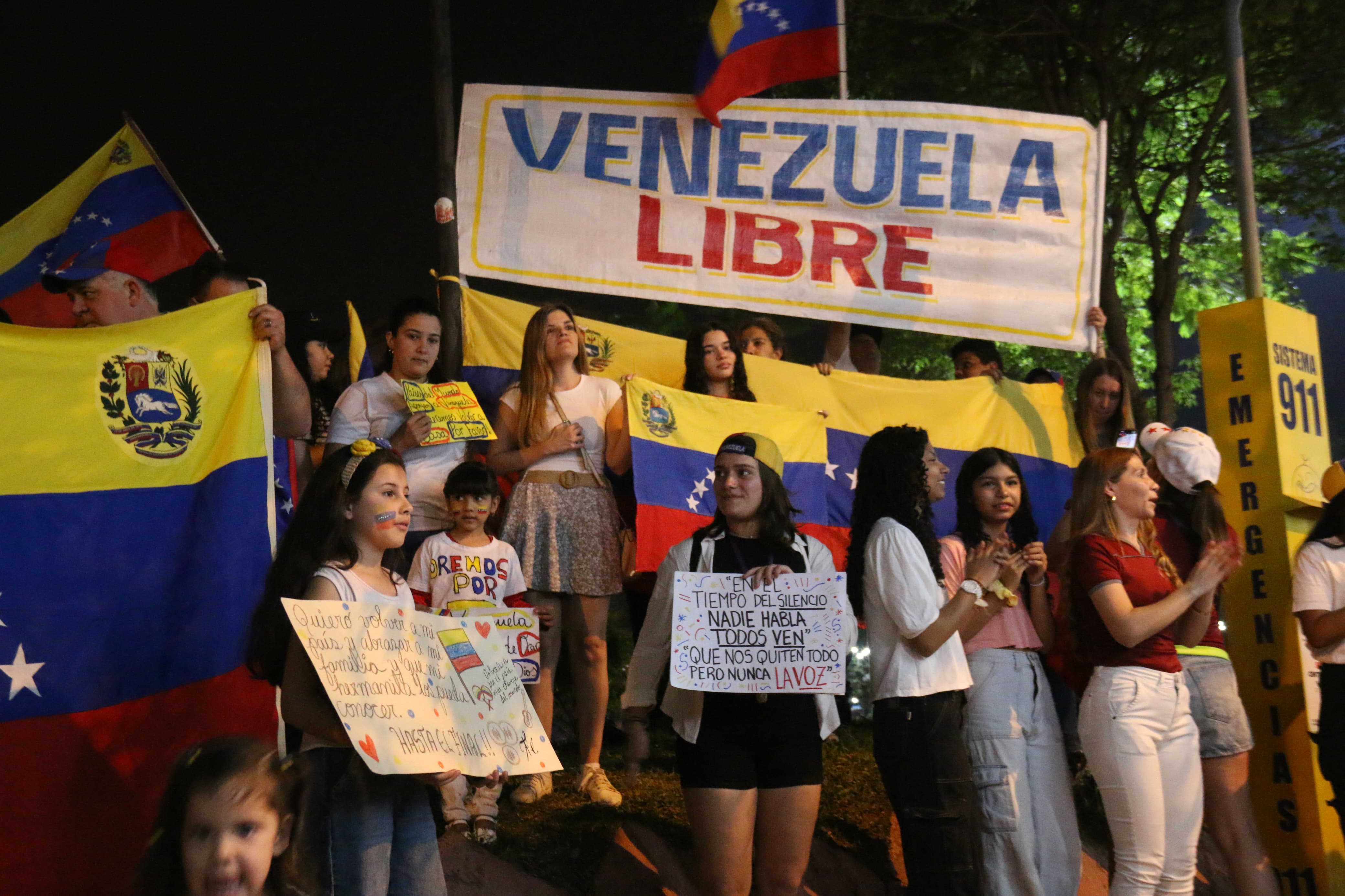 “Le dan comida descompuesta”: madre de joven detenida en protesta en Venezuela