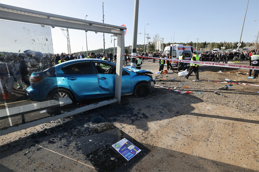 Carro bomba deja dos muertos en Jerusalén