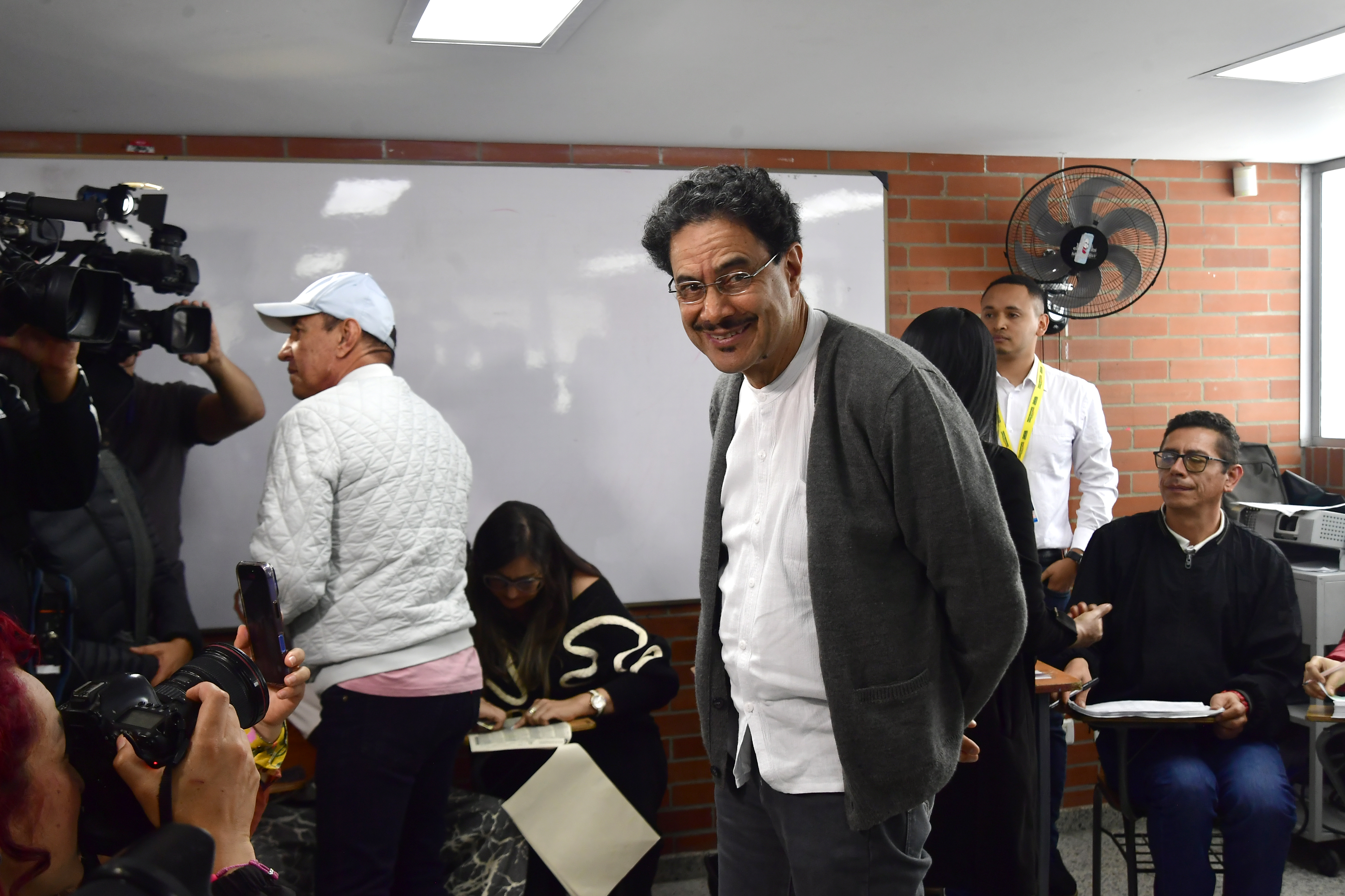 Senador, ganador de la consulta popular del Pacto Histórico que lo convierte en el candidato presidencial de la izquierda para el 2026.