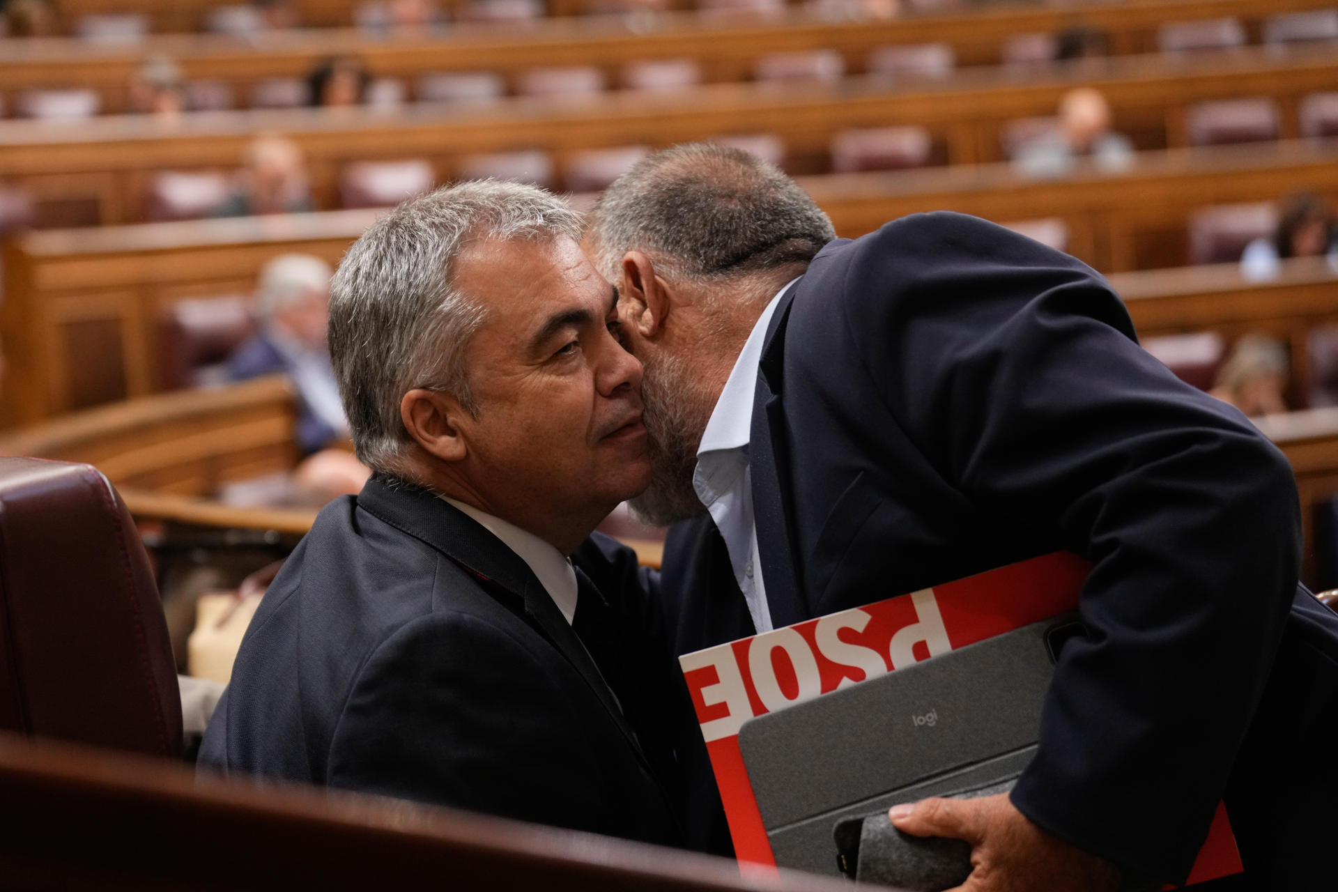 Escándalo en España por supuesto amaño de votos para elección de Pedro Sánchez