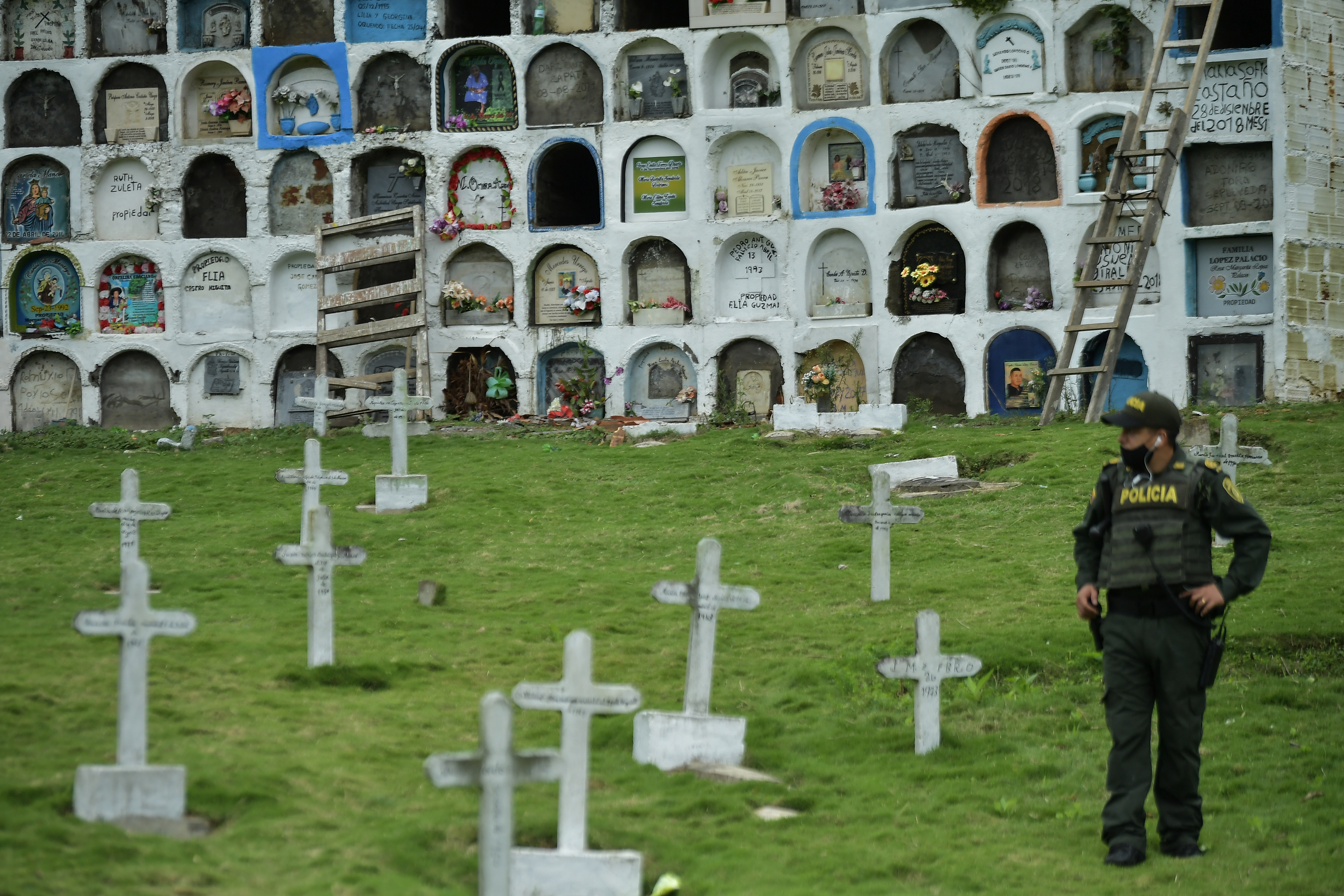 Entrega de cuerpos de personas desaparecidas en medio del conflicto armado en Dabeiba Antioquia por parte de la jurisdicción especial de paz JEP