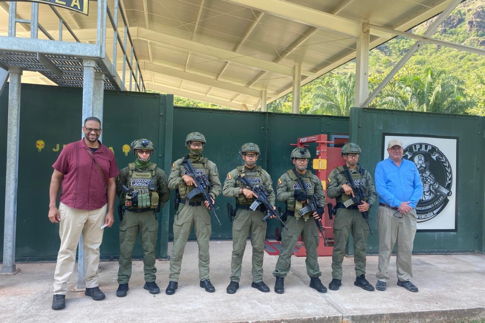 “Estados Unidos reafirma su apoyo inquebrantable a la Fuerza Pública”: embajada en Colombia