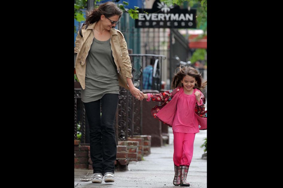 Katie Holmes se gasta US$ 49.500 en regalos para Suri