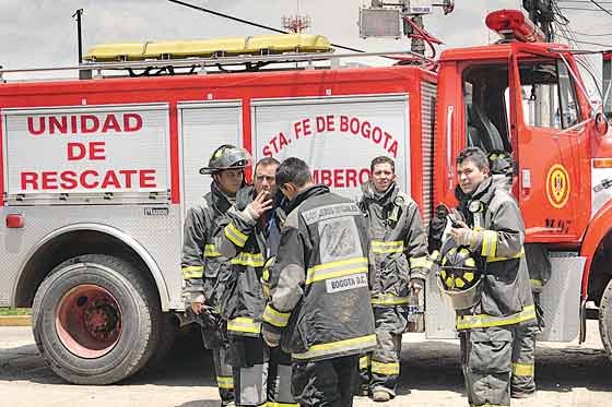 El cabildante denuncia que en promedio, cada día 40 bomberos se ausentan de su trabajo, lo que deja a Bogotá con solo 178 bomberos por turno. /Archivo 