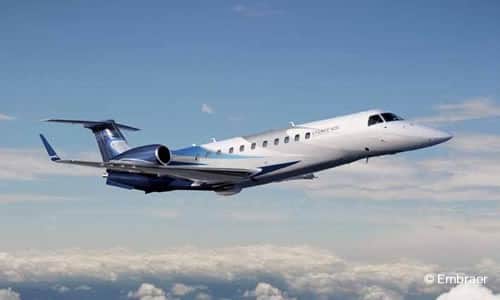 El jet de lujo por el que indagan a directivos de la Policía de la era Duque