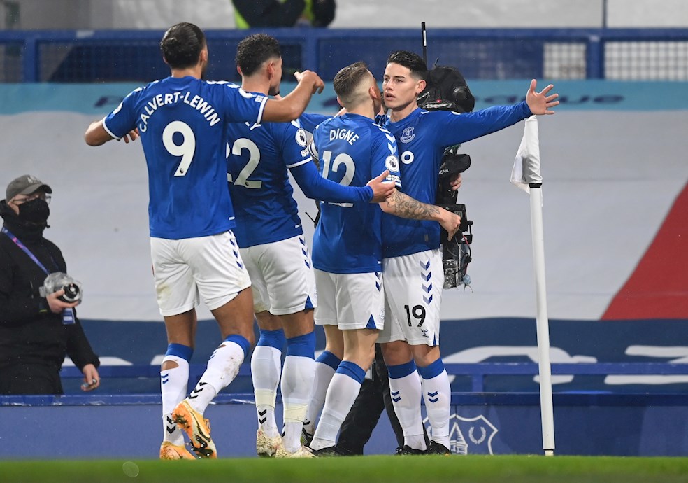 James Rodríguez le dio el triunfo a Everton sobre Leicester