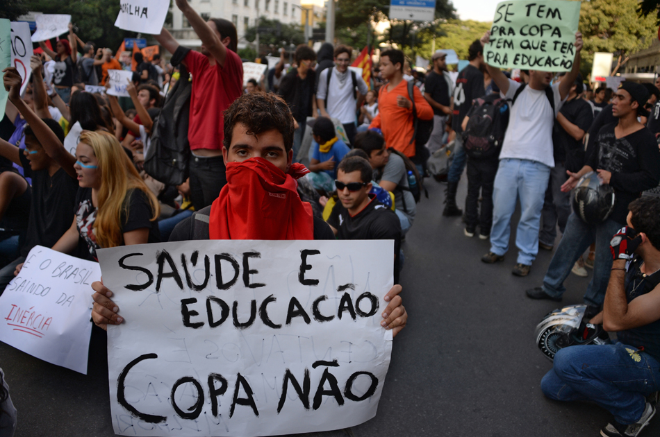 Más de 3000 manifestantes se congregaron a las afueras del Maracaná