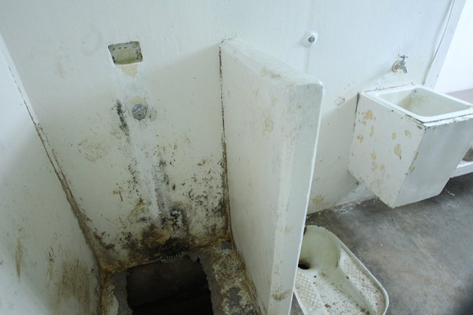 En la celda de «El Chapo» sólo permanecen el hedor y el silencio