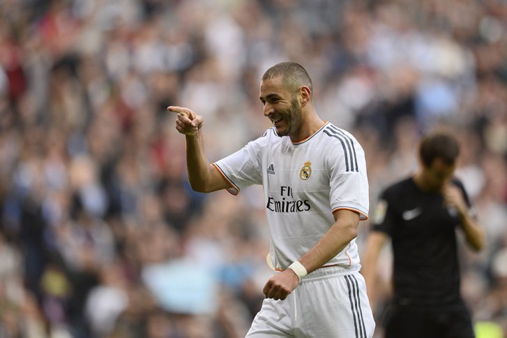 Es normal que el Real Madrid quiera fichar delanteros: Benzema