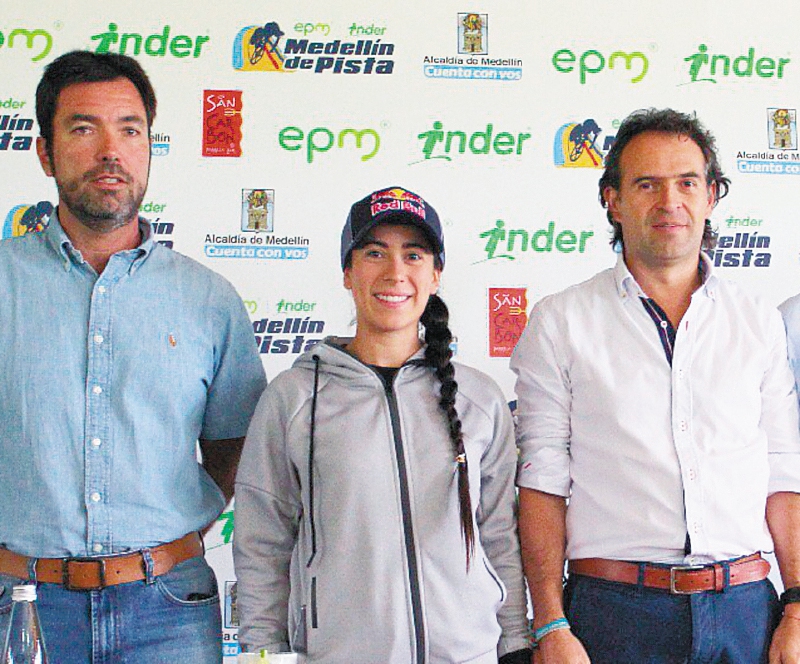 Mariana  pide pista