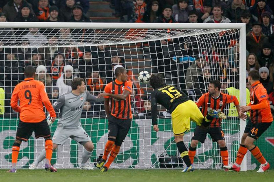Borussia Dortmund dio un paso importante al empatar en Donetsk