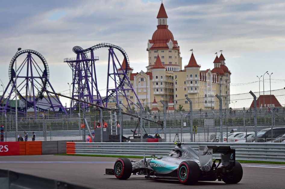 Nico Rosberg ganó la pole en Rusia. Foto: AF