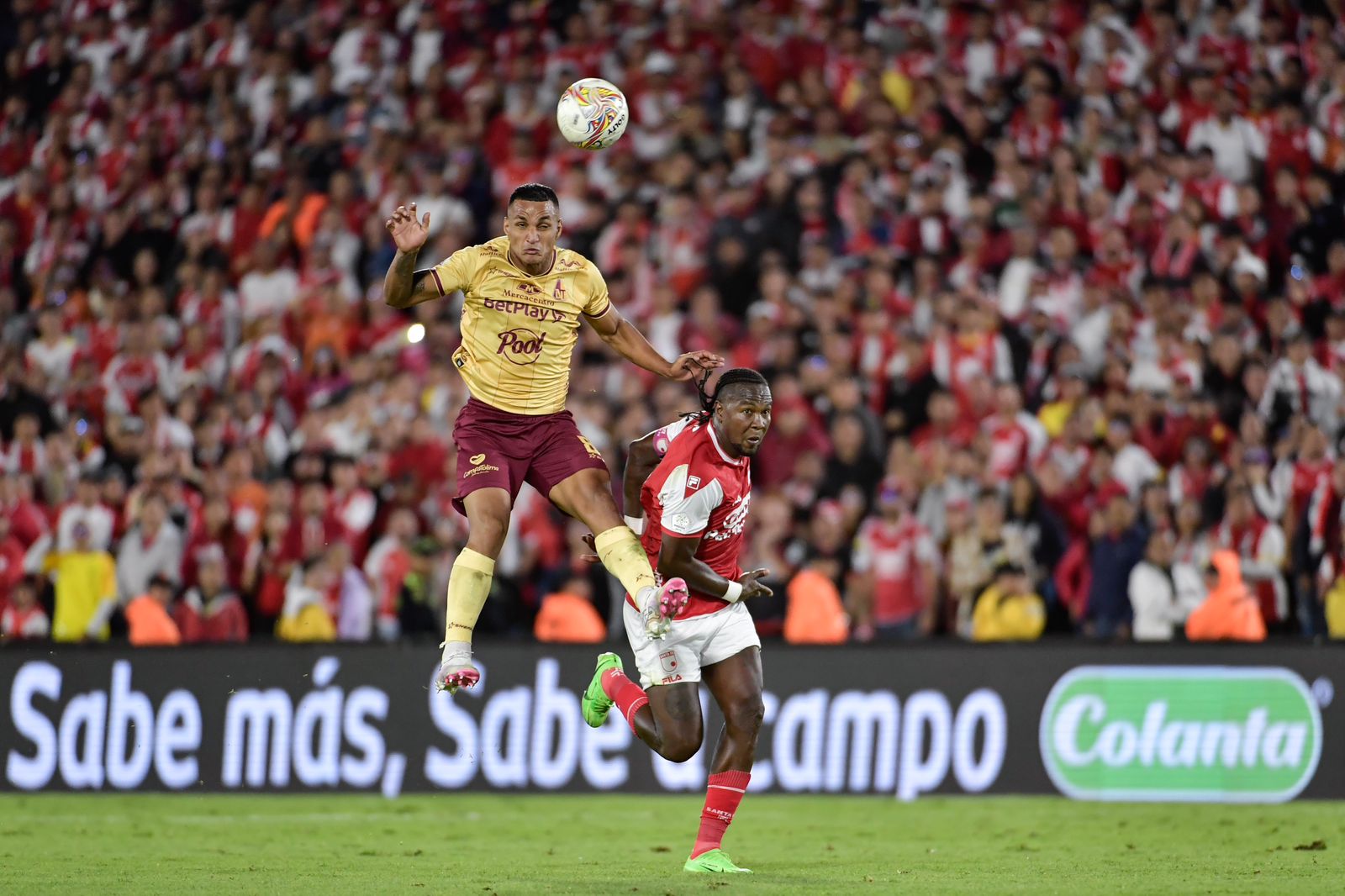 De esta forma, Once Caldas y Santa Fe lideran el grupo B con tres unidades, seguidos por Deportes Tolima y La Equidad, en blanco. En el Grupo A, Junior, que venció por 2-1 a Millonarios, comparte la punta el grupo con Deportivo Pereira, que derrotó a Bucaramanga por 1-0.