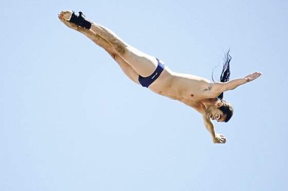 Orlando Duque en acción durante una de las paradas del Red Bull Cliff Diving. Foto: Red Bull