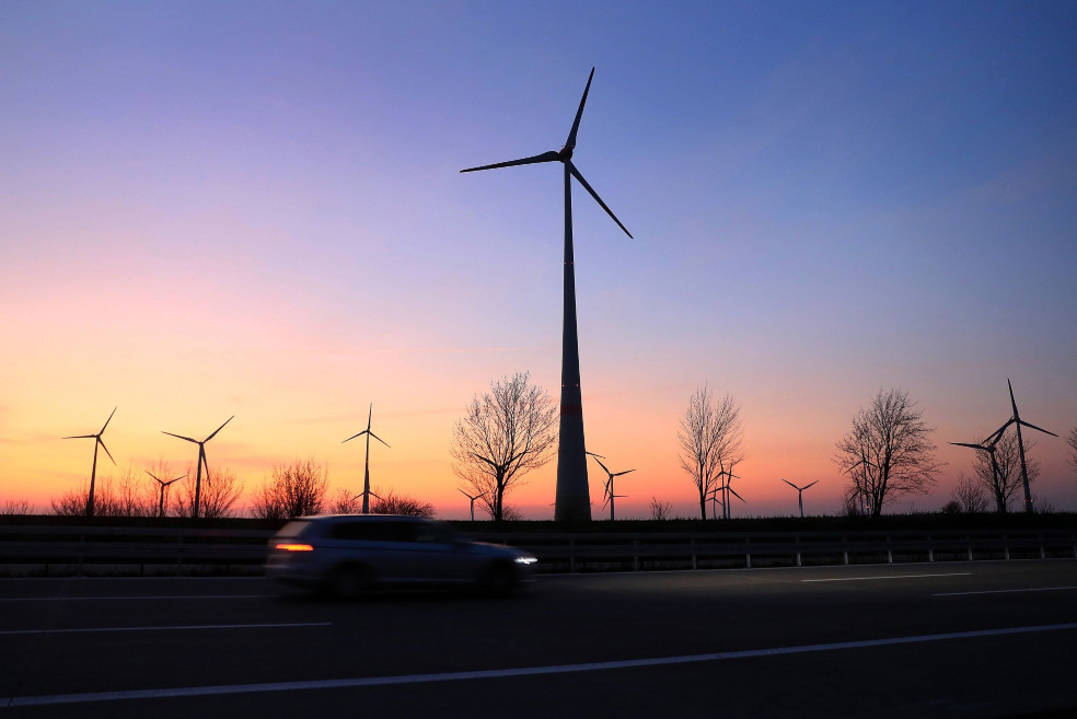 Colombia espera incorporar 1.000 megavatios de energía limpia