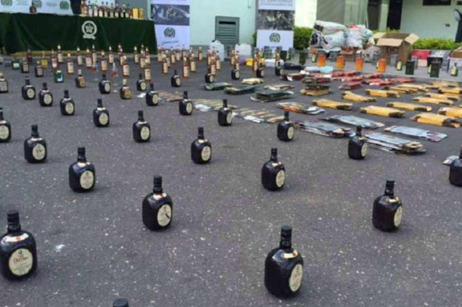 Incautan 6 mil botellas para envasar licor adulterado
