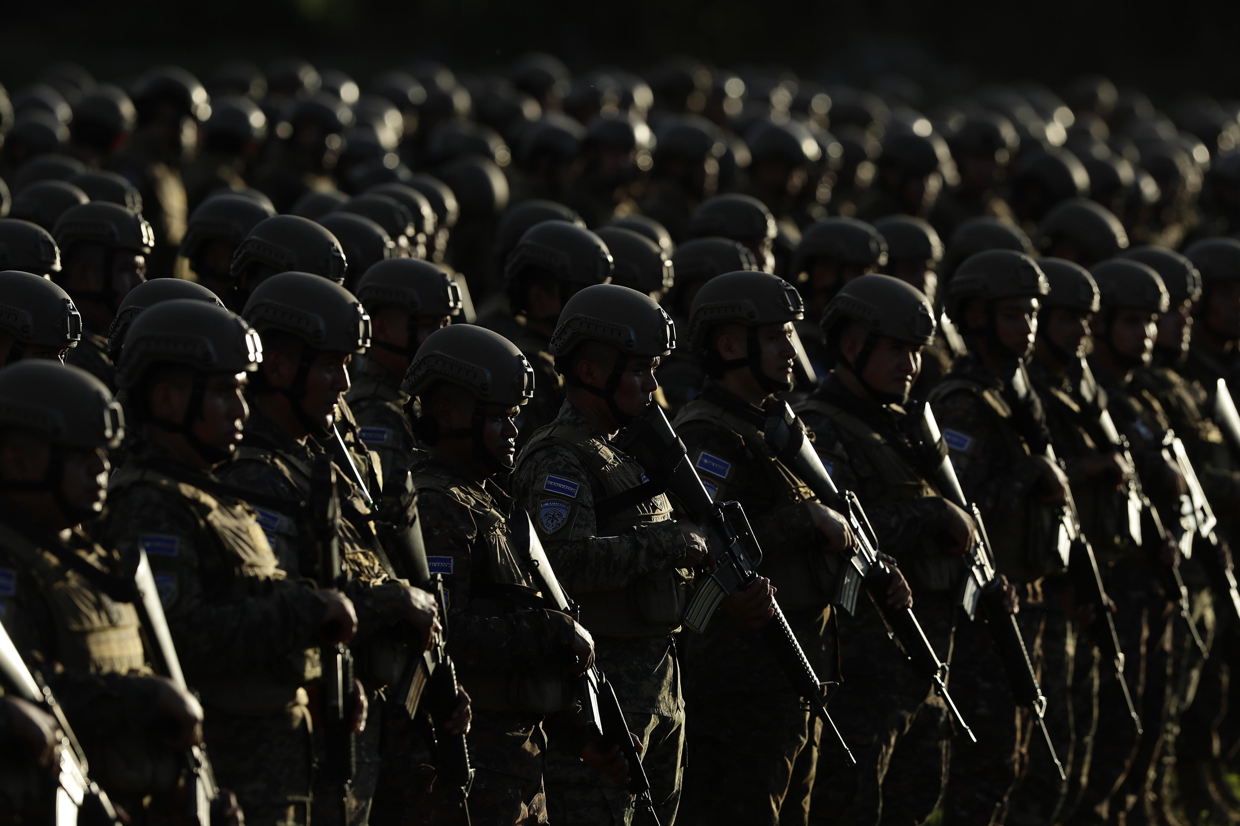 Fuerza pública cercará ciudades de El Salvador para apresar pandilleros: Bukele