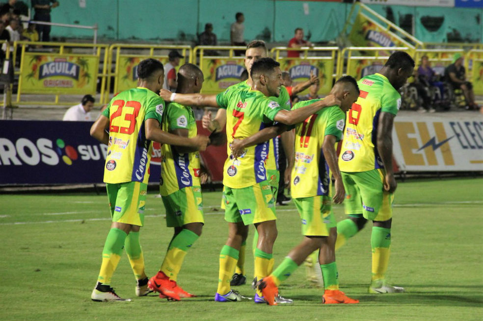 El descenso en la Liga Águila se definirá en la última fecha