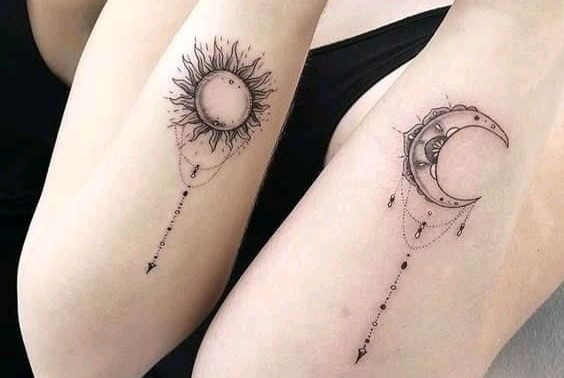 Juntos, el sol y la luna representan la dualidad y la complementariedad de una pareja, destacando la importancia de la armonía y el respeto mutuo.
