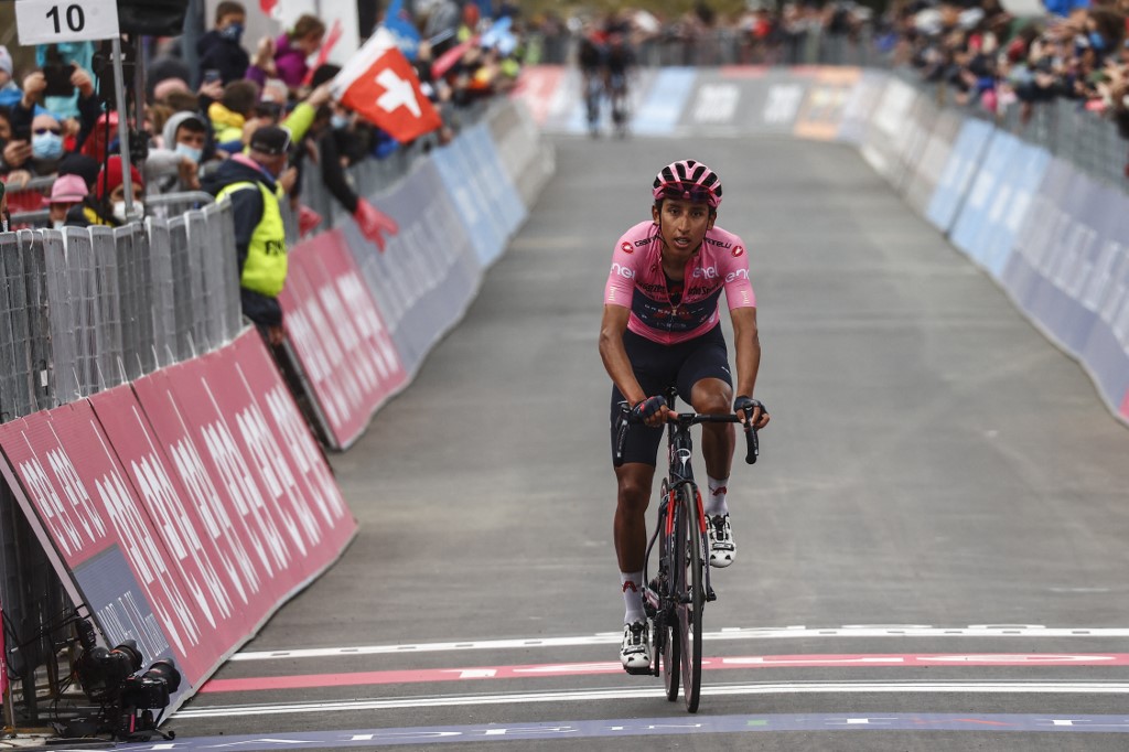 Un espectacular Egan Bernal acaricia el título del Giro de Italia 2021