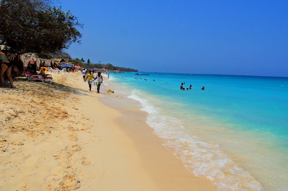 Playa Blanca es una de las zonas que son parte de la península de Barú, al sur de Cartagena. La Corte protegió el año pasado a sus habitantes. / EFE