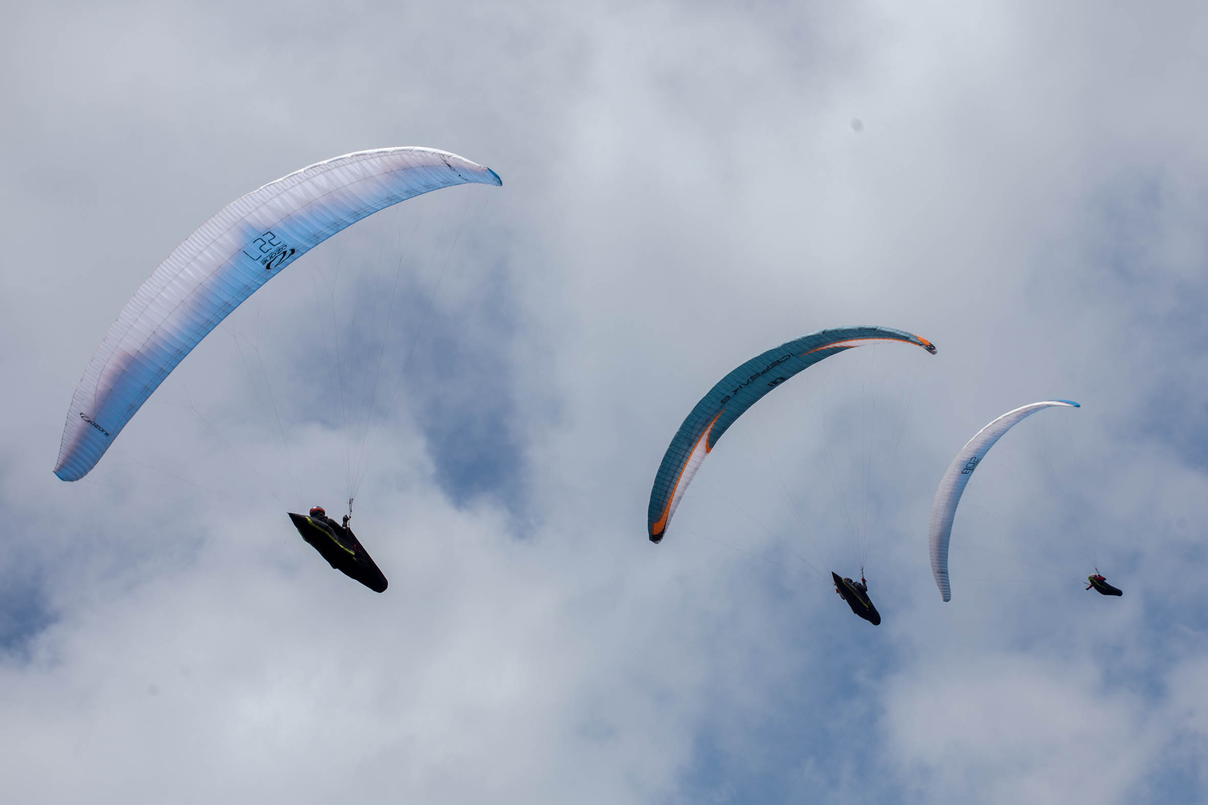 Vista del Valle del Cauca desde la optica de uno de los pilotos participantes de la Superfinal Paragliding World Cup durante el primer día de competencia. La prueba, que se vuela primera vez en Colombiallenará los cielos colombianos hasta el 26 de enero de 2013. En la SPWC participan los 140 mejores pilotos del mundo provenientes de 32 paises. Foto: Federico Rios