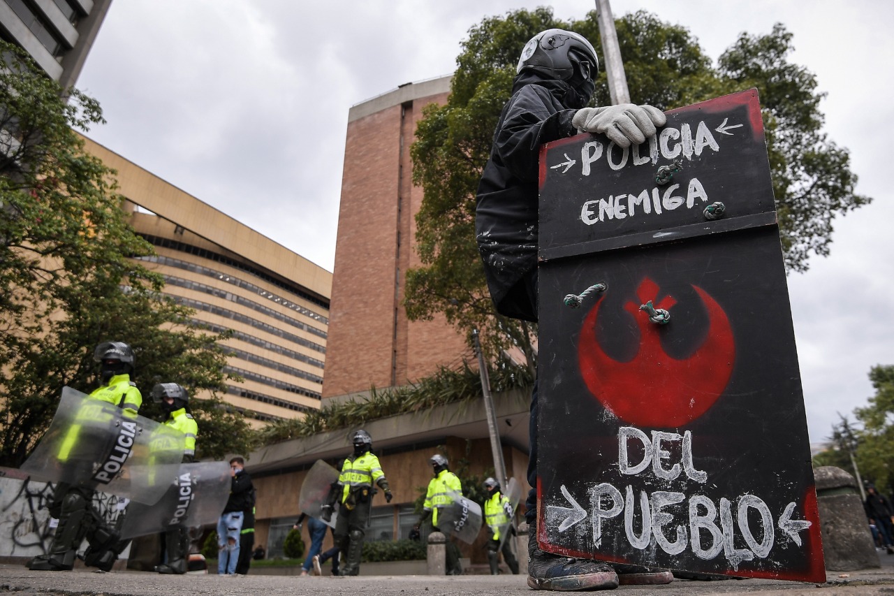 En el centro de la ciudad hubo disturbios y enfrentamientos entre la fuerza pública y los manifestantes.