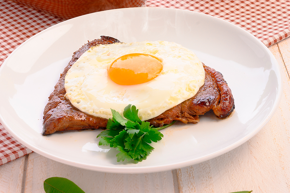Bistec a caballo: ingredientes y receta para preparar este plato