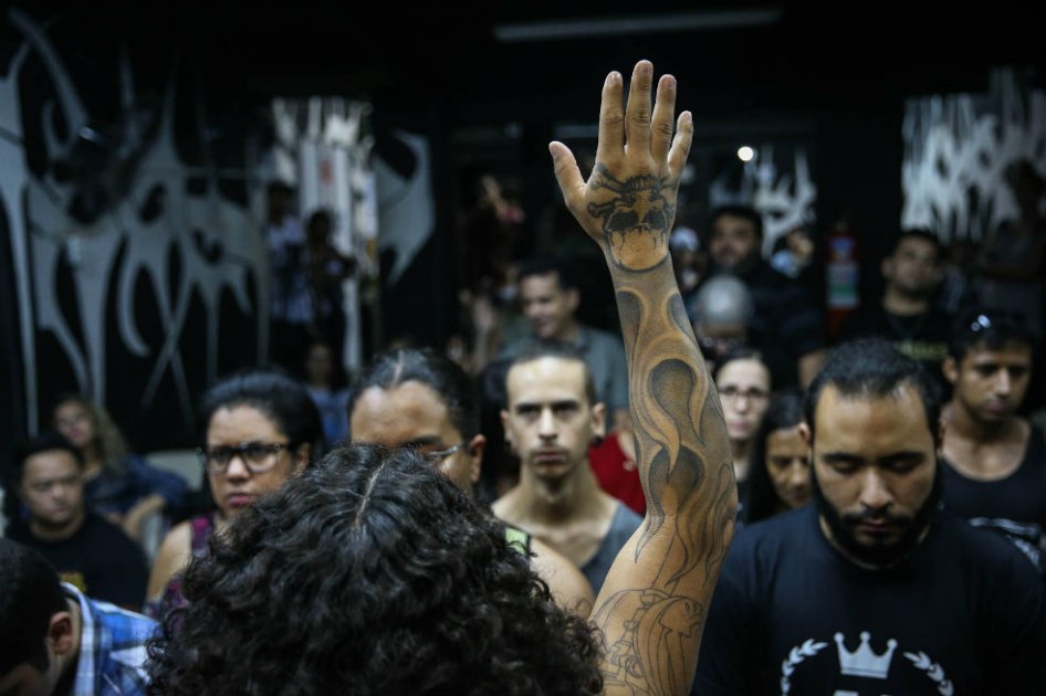 Crash Church, la iglesia que dicta la palabra de Dios a ritmo de Heavy Metal
