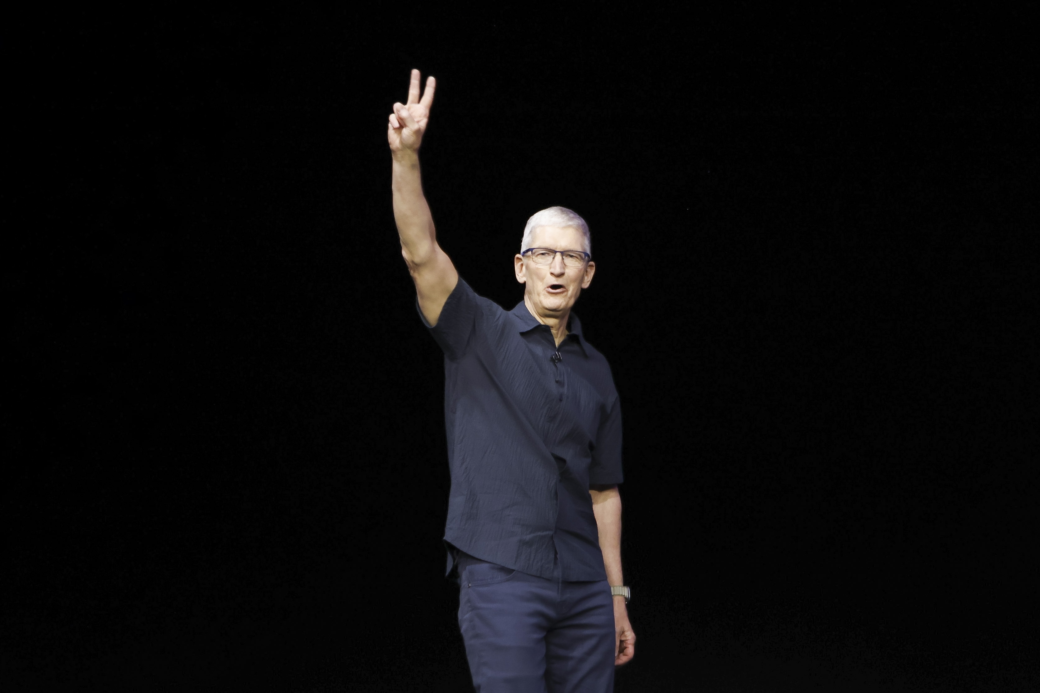 Cupertino (United States), 09/09/2024.- Apple CEO Tim Cook reacts on stage at the start of the company's 'Glowtime' product launch event on the campus of Apple Park in Cupertino, California, USA, 09 September 2024. EFE/EPA/PETER DASILVA