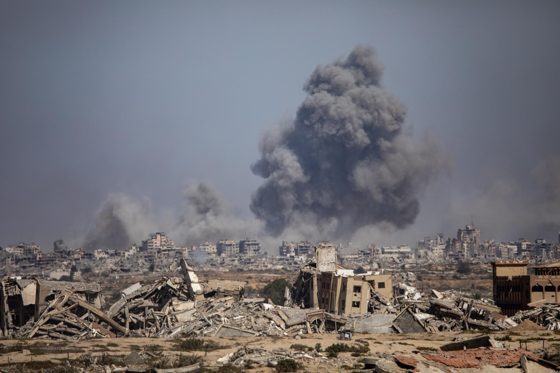 Defensa Civil de Gaza reportó al menos 52 muertos en ataques israelíes
