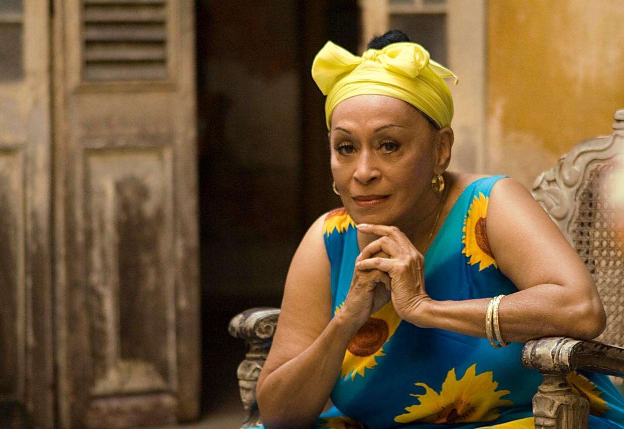 Omara Portuondo, diva del Buena Vista, recibe el título de “Héroe del Trabajo”