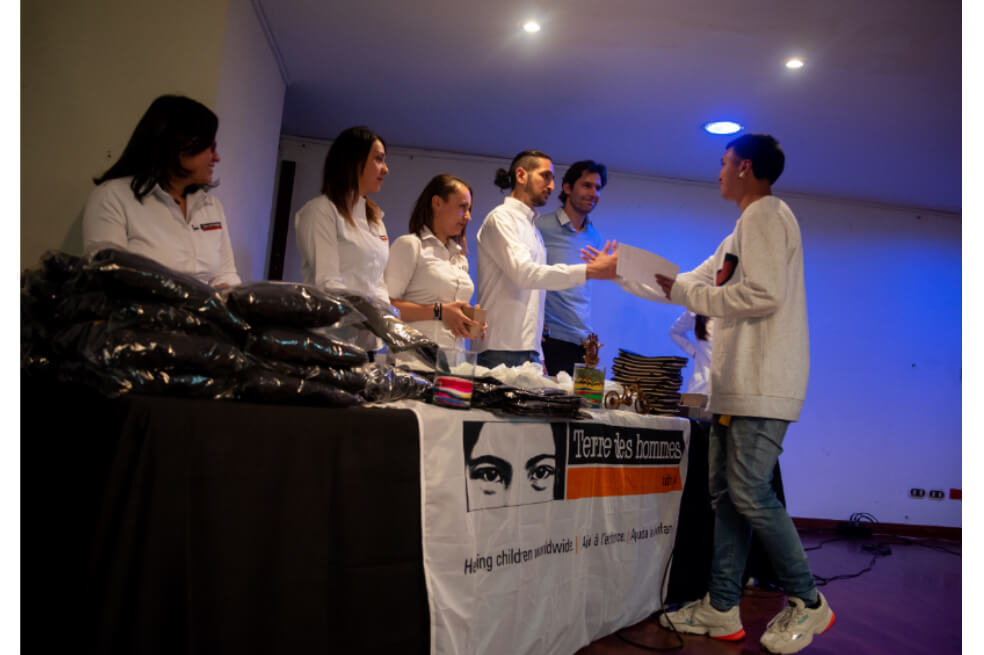 Jóvenes en proceso de resocialización se graduaron como mecánicos de bicicletas