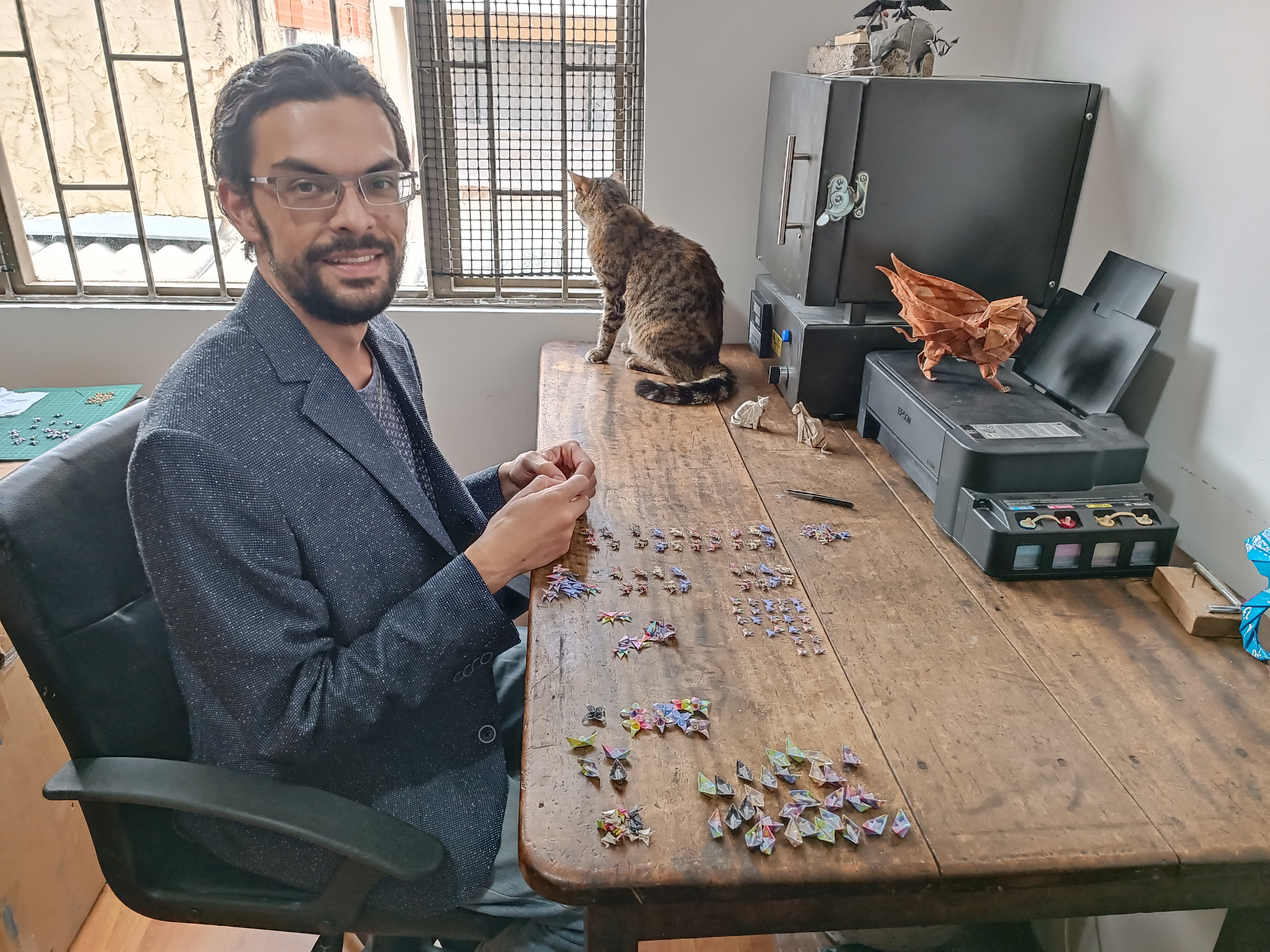 Un negocio de joyería inspirado en la técnica del origami