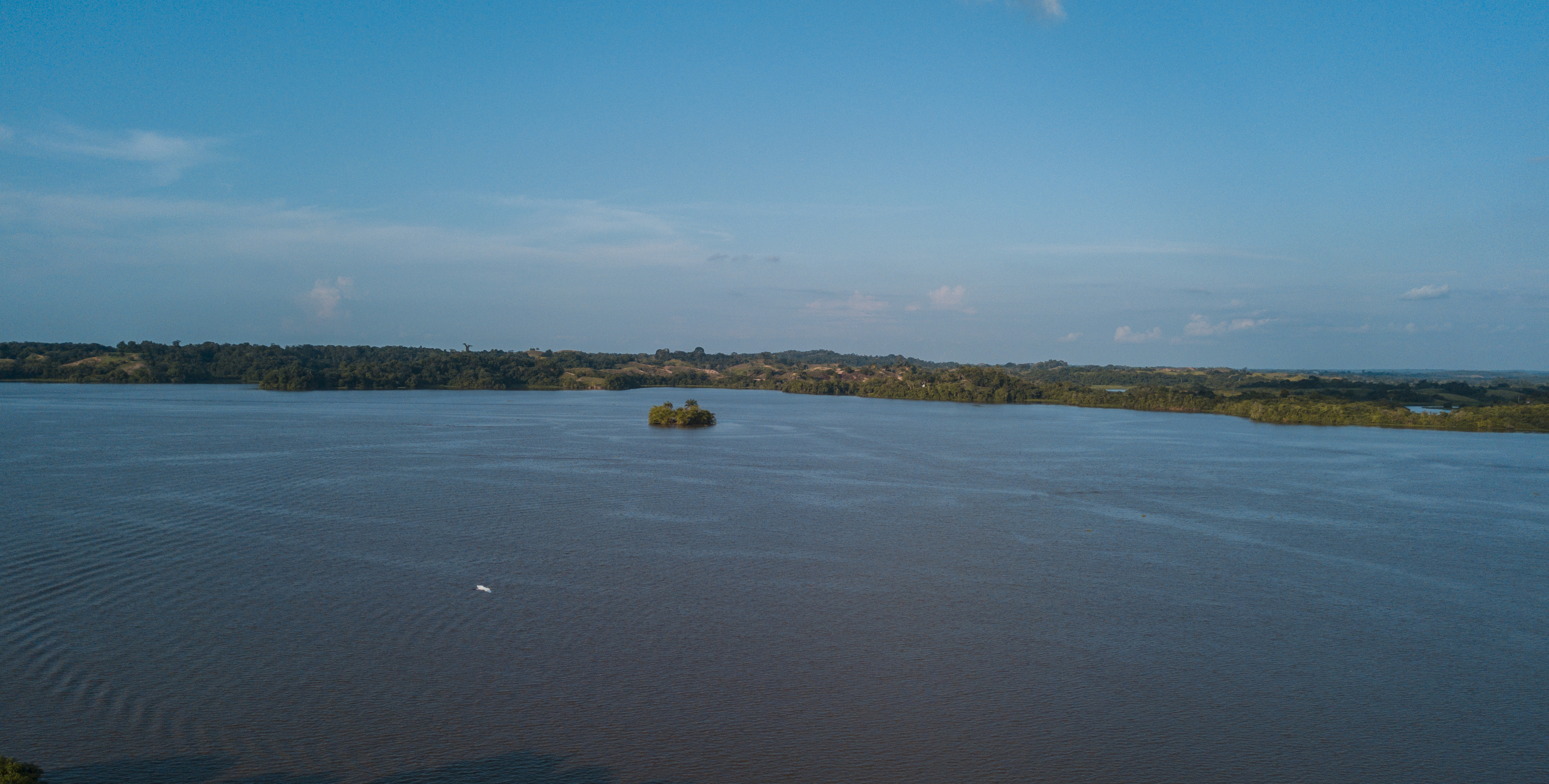 Por derrame de crudo, prohíben la pesca en Barrancabermeja