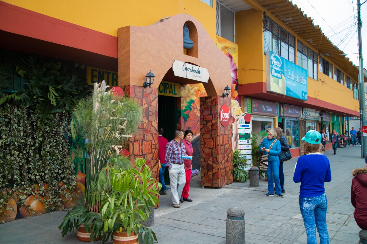 Con promociones, la Plaza Doce de Octubre celebrará sus 73 años ¡prográmese!