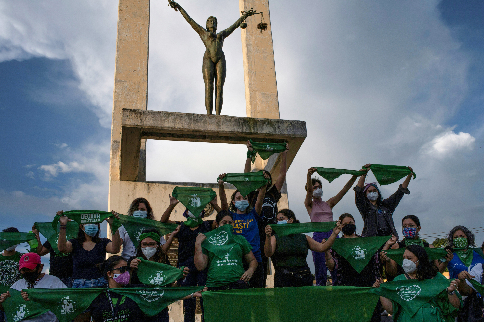 En El Salvador liberaron a una mujer que estuvo en la cárcel 9 años por abortar