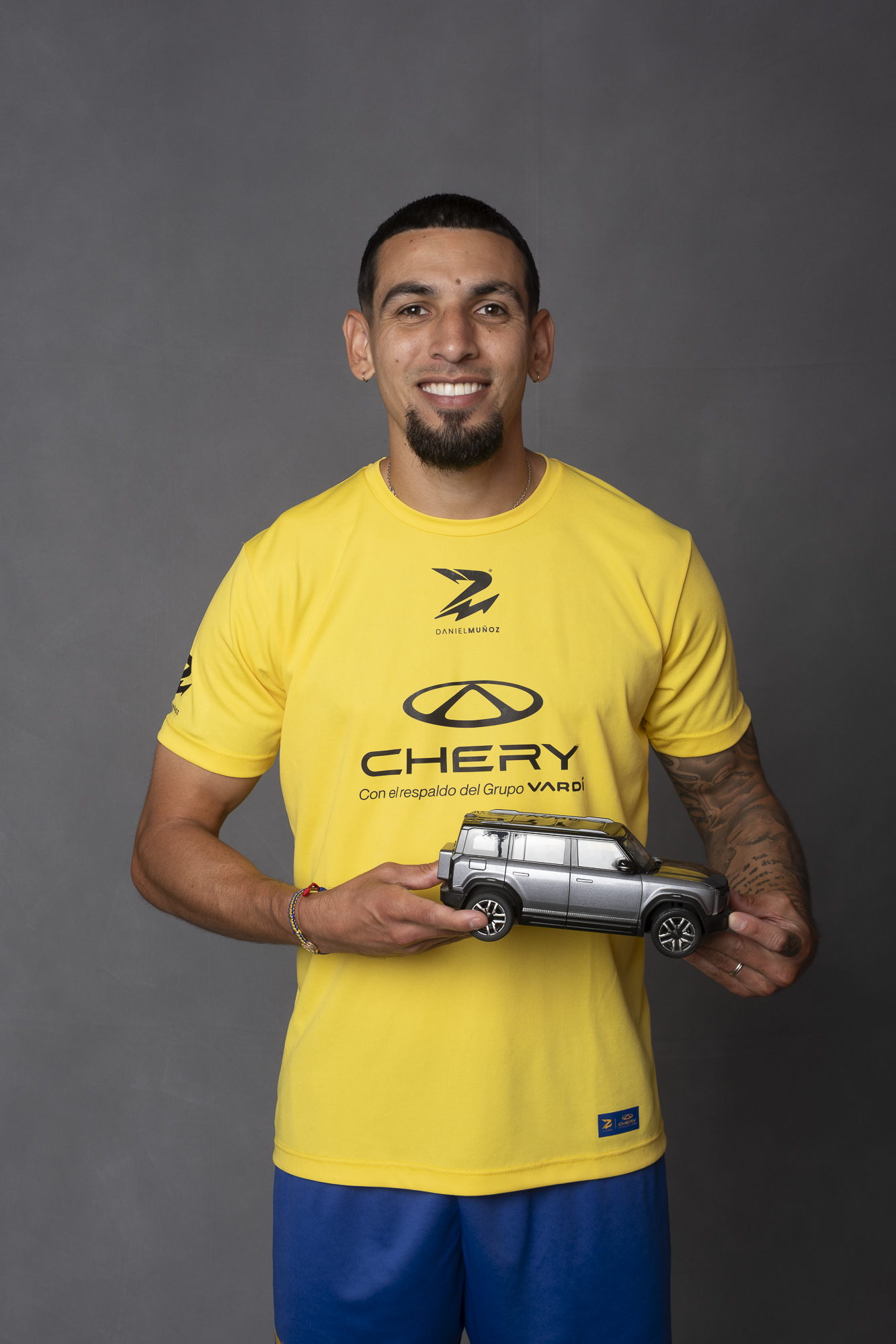 La colaboración entre Daniel Muñoz y Chery, del Grupo Vardí, refleja la apuesta de la marca por el mercado colombiano. / Cortesía