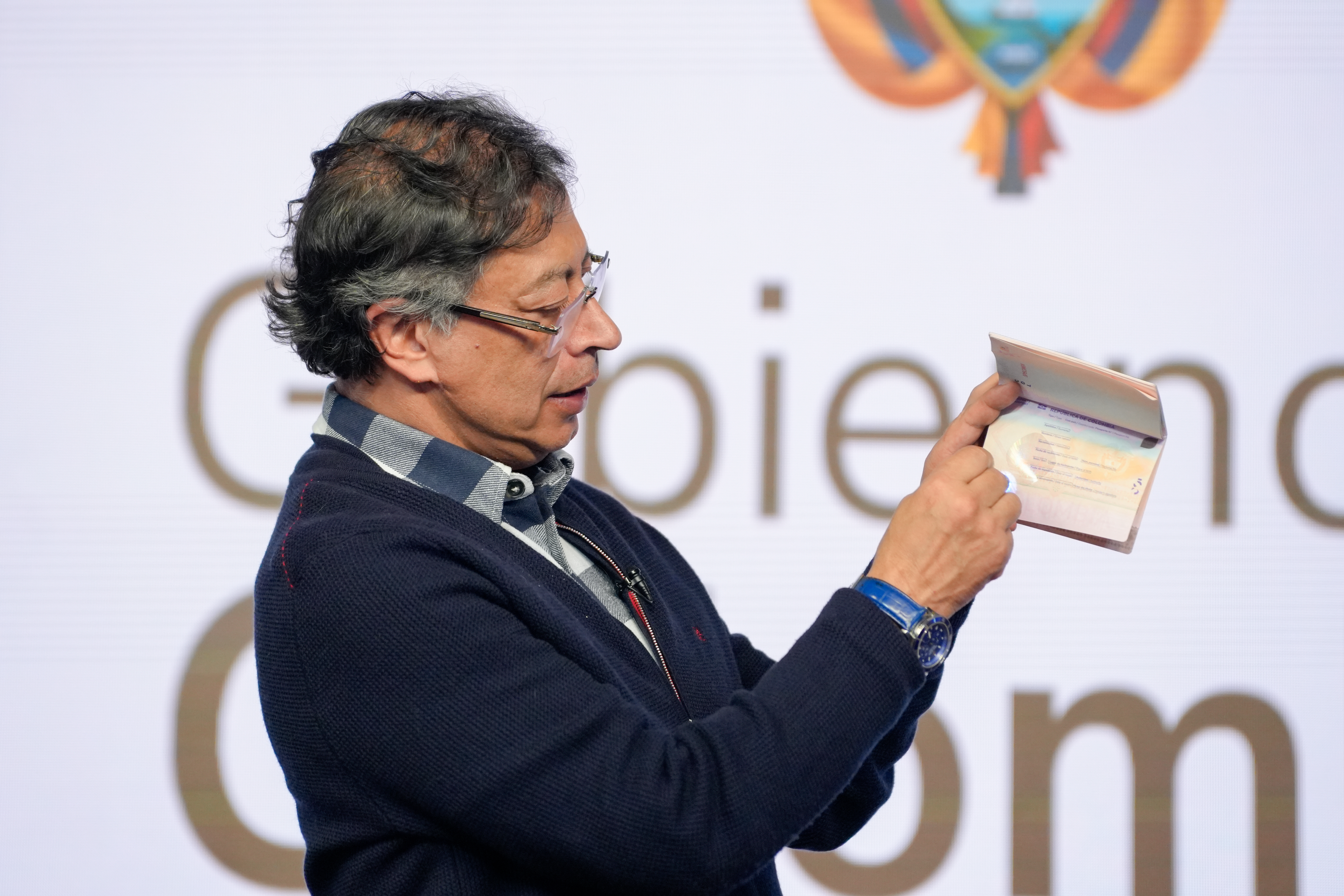 Lo que se sabe de la implementación del nuevo pasaporte presentado por el presidente Petro