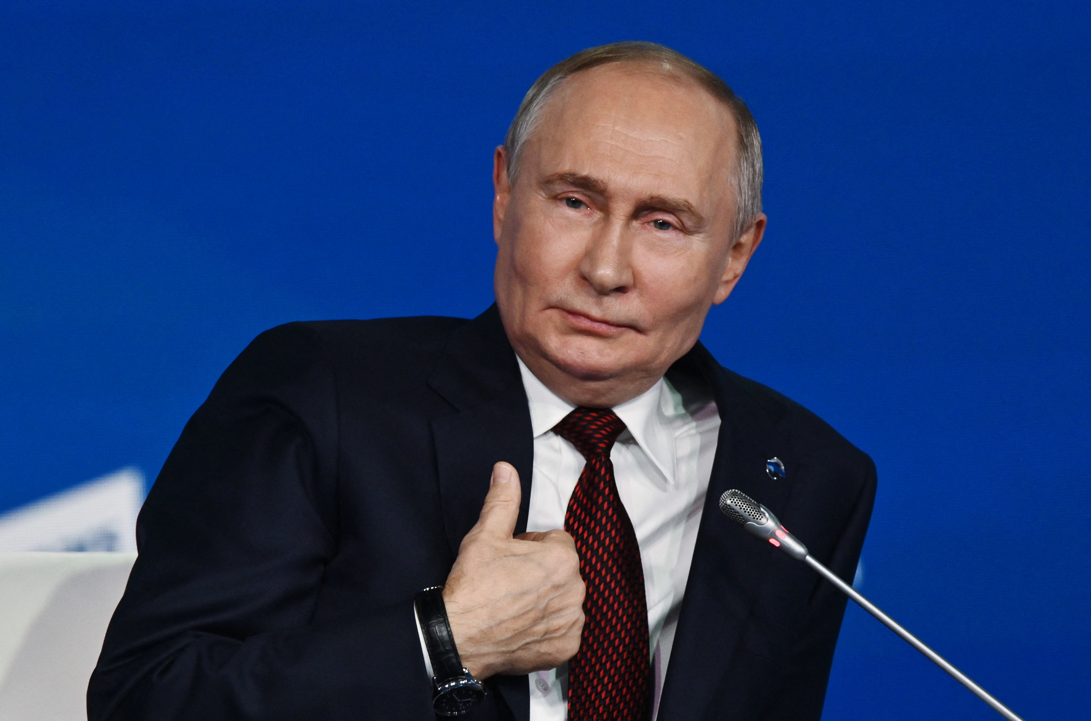 Putin felicita a Trump por su victoria en EE. UU. y se riega en elogios