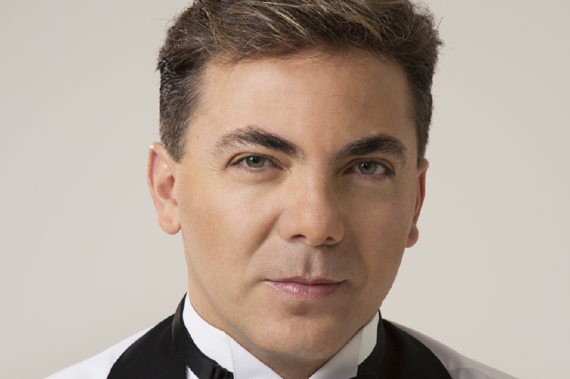 Cristian Castro canta y reflexiona