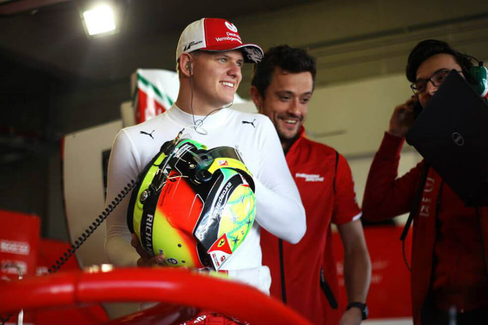 Mick Schumacher, hijo de Michael, hará pruebas con Ferrari.