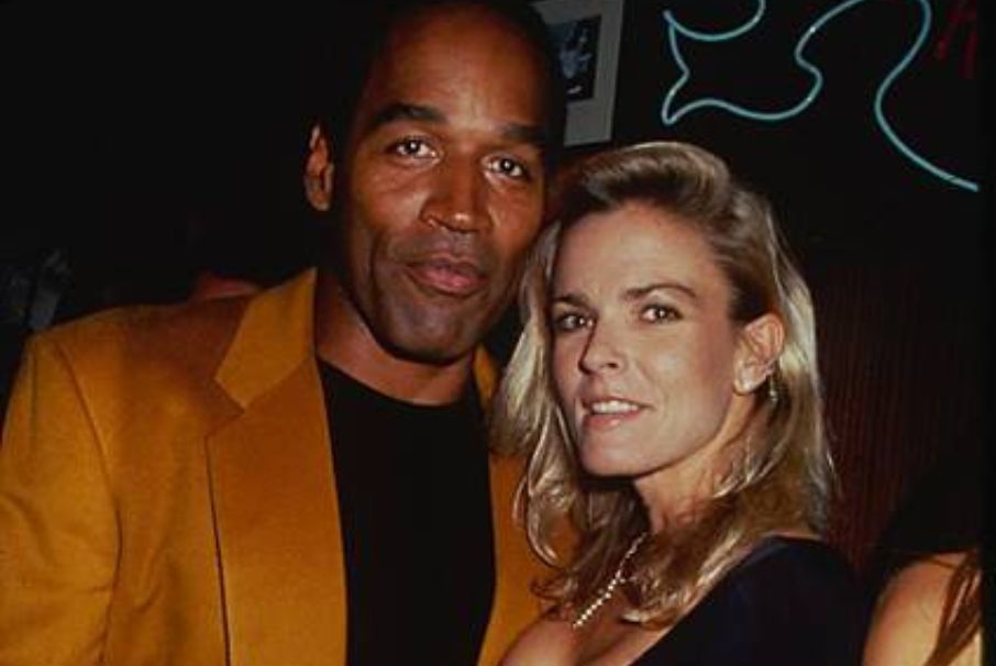 Nicole Brown fue encontrada sin vida en Los Ángeles. El principal sospechoso fue el exjugador de la NFL, O.J. Simpson