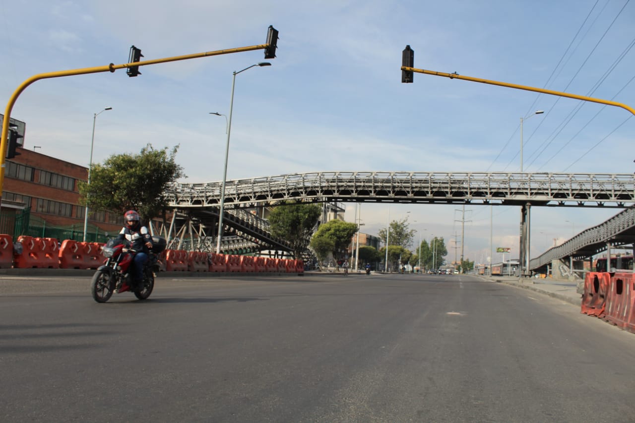 En las calles, la Policía no ha registrado ninguna alteración del orden público, aunque en la madrugada fueron desmanteladas dos fiestas clandestinas en Kennedy.